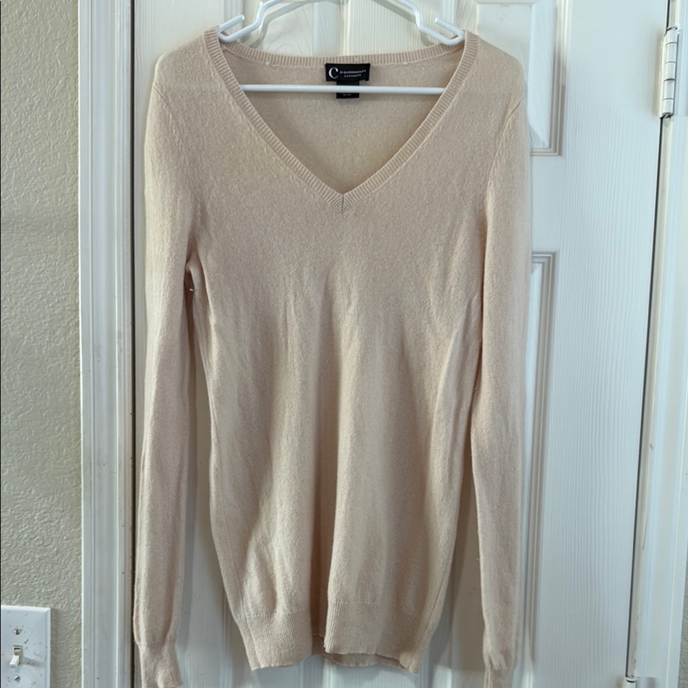 100% cashmere sweater by Bloomingdale’s